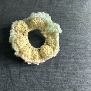 Crochet scrunchie